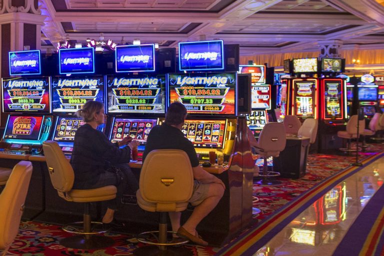 Slots Manufacturers